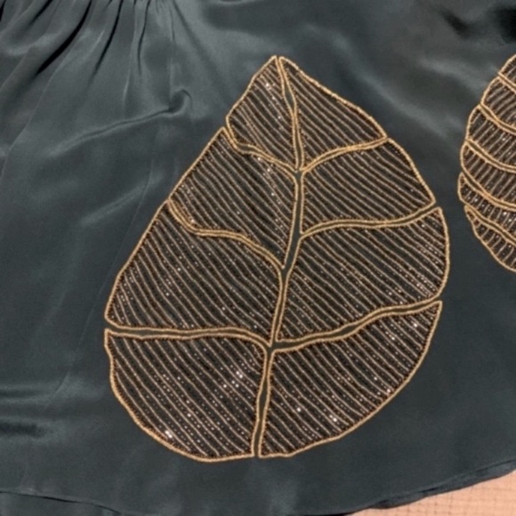 Elegant Blue Midi Dress with Gold Accents - Picture 14 of 16